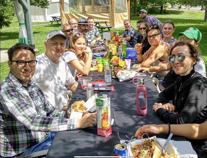 Quelques participants au pique-nique à Deschaillons en 2019