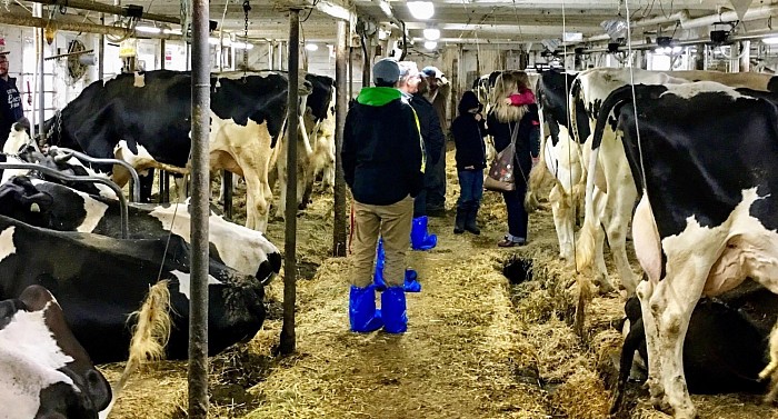 La visite de la ferme laitière familiale était aussi au programme.